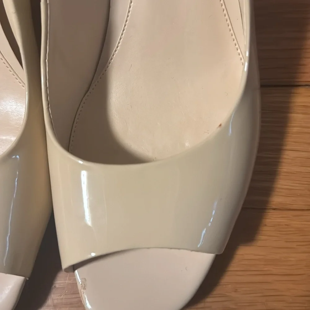 Cream Beige 8.5M Easy Spirit opened Toe Wedge Shoes great condition